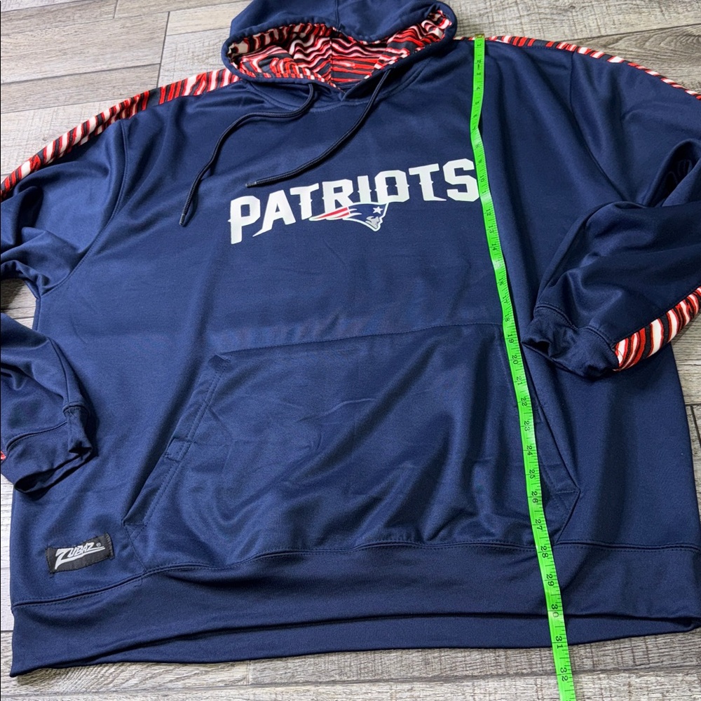 Zubaz NFL New England Patriots Pullover Hoodie - Picture 5 of 7